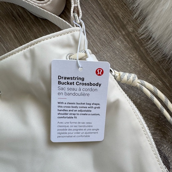 🍋🍋LULULEMON Drawstring Bucket Crossbody Bag 5L Light Ivory - Picture 8 of 9